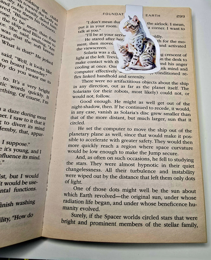 Egyptian Mau Cat and Kitten Magnetic Bookmark, Spotted Cat Page Marker, Handmade Gift for Cat Lovers, Bookish Stationery - Designs by Mysh