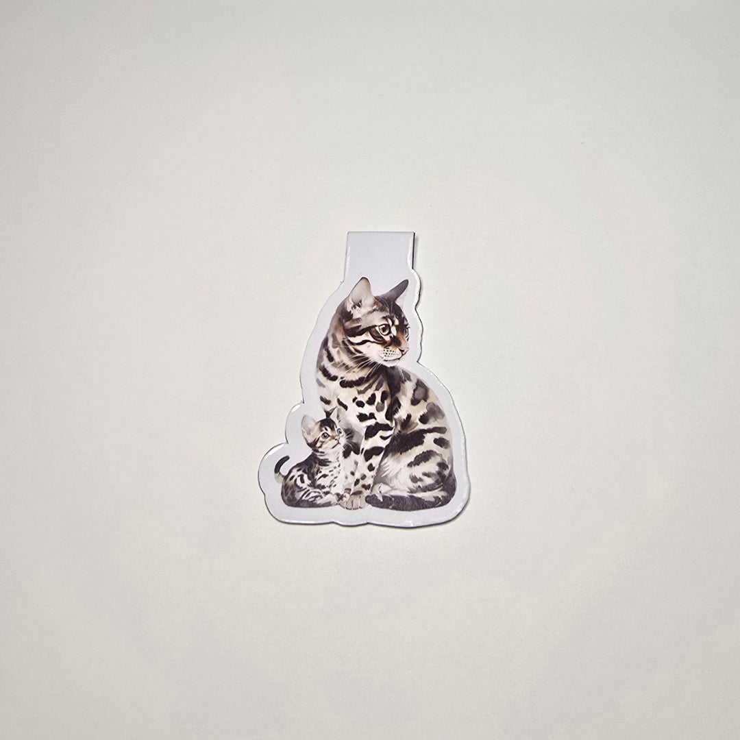 Bengal Cat and Kitten Magnetic Bookmark, Spotted Cat Page Marker, Handmade Book Lover Gift, Exotic Cat Mom Stationery - Designs by Mysh