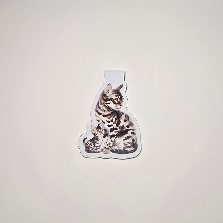 Bengal Cat and Kitten Magnetic Bookmark, Spotted Cat Page Marker, Handmade Book Lover Gift, Exotic Cat Mom Stationery - Designs by Mysh