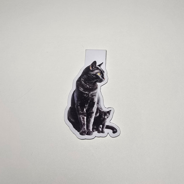 Black Cat and Kitten Magnetic Bookmark, Cat Mom Page Marker, Handmade Gift for Readers, Pet Lover Bookmark - Designs by Mysh